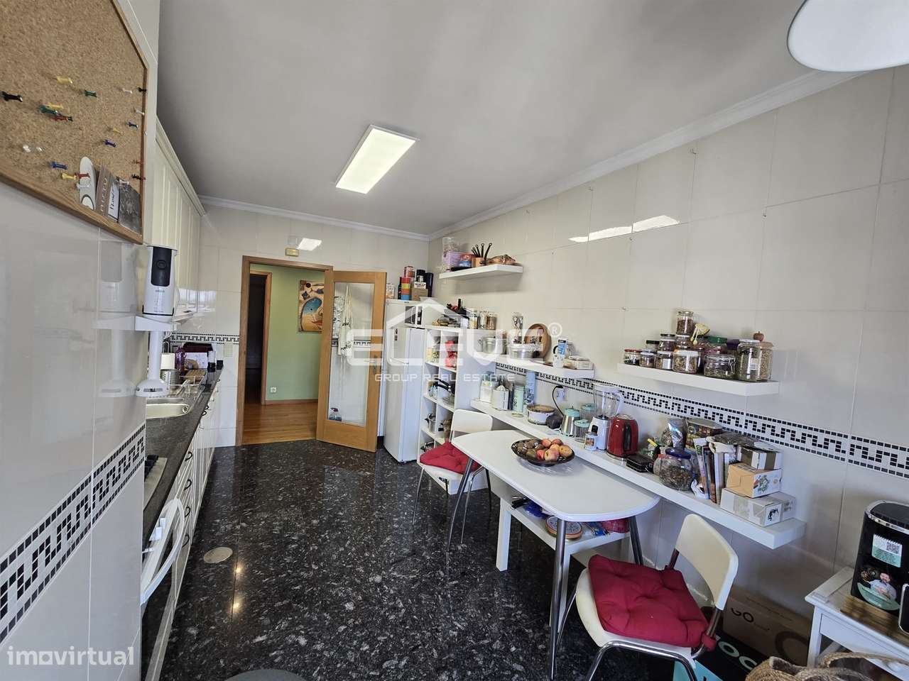 Espetacular T3 ao Metro Santo Ovideo-3