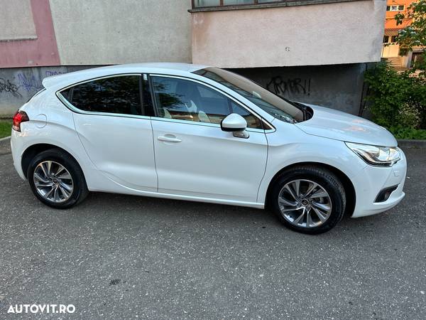 Citroën DS4 e-HDi 110 EGS6 SoChic - 10