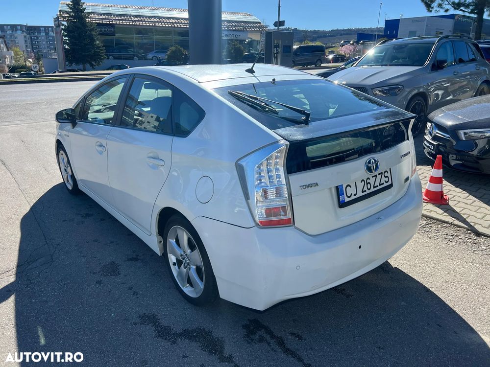 Second hand Toyota Prius - 4 600 EUR, 325 620 km - Autovit