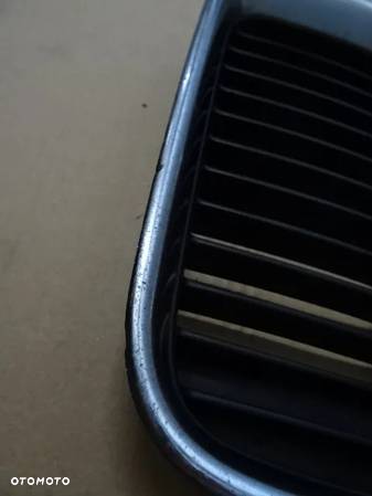 GRILL NERKA LEWA BMW E36 NR83 - 3