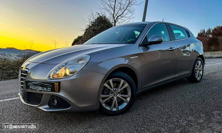 Alfa Romeo Giulietta 2.0 JTDm Distinctive - 1