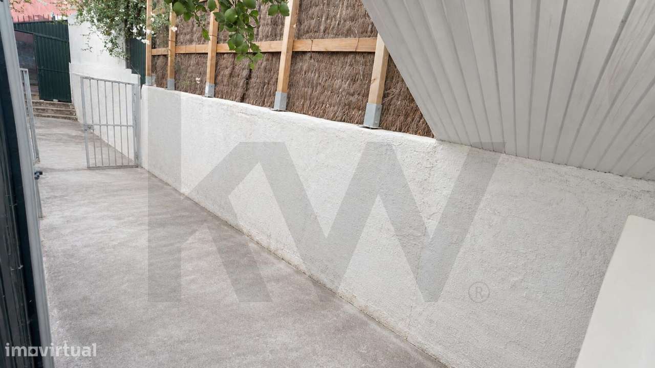 Apartamento T2 com espaço adicional independente | Almada-37