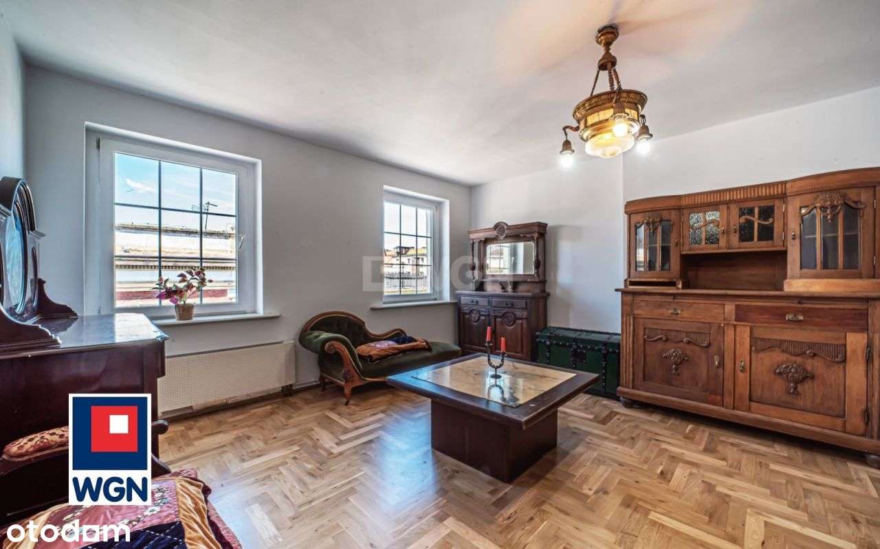 4-pokojowe z balkonem w ścisłym centrum miasta.-4