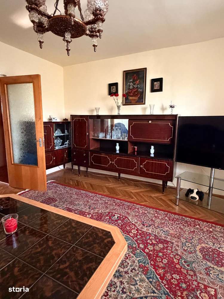 Vand apartament 4 camere- zona Micalaca -Miorita