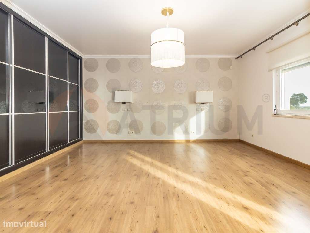 Exclusiva Moradia T6 com Quintinha, Piscina e Elevado Potencial de ...-45