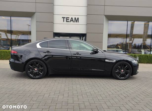 Jaguar XE 2.0 D200 mHEV SE - 14