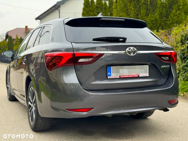 Toyota Avensis 2.0 D-4D Premium - 7