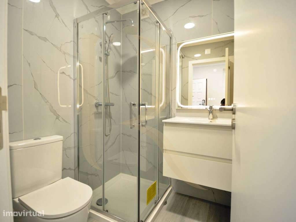 Apartamento T4 remodelado com varanda na Cruz de Pau-6