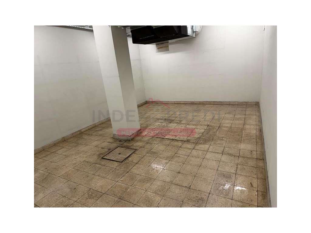 Ampla Loja com cave - Vila Nova de Poiares-21