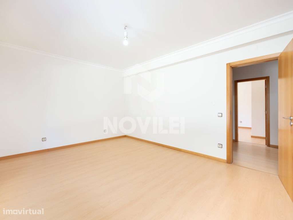 Moradia Isolada Térrea, renovada, 1500m2 de terreno murados-16