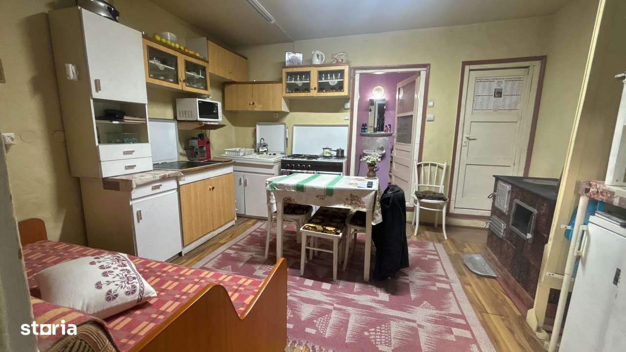 Casă 3 camere 100 M² cu 2360 M² teren-7