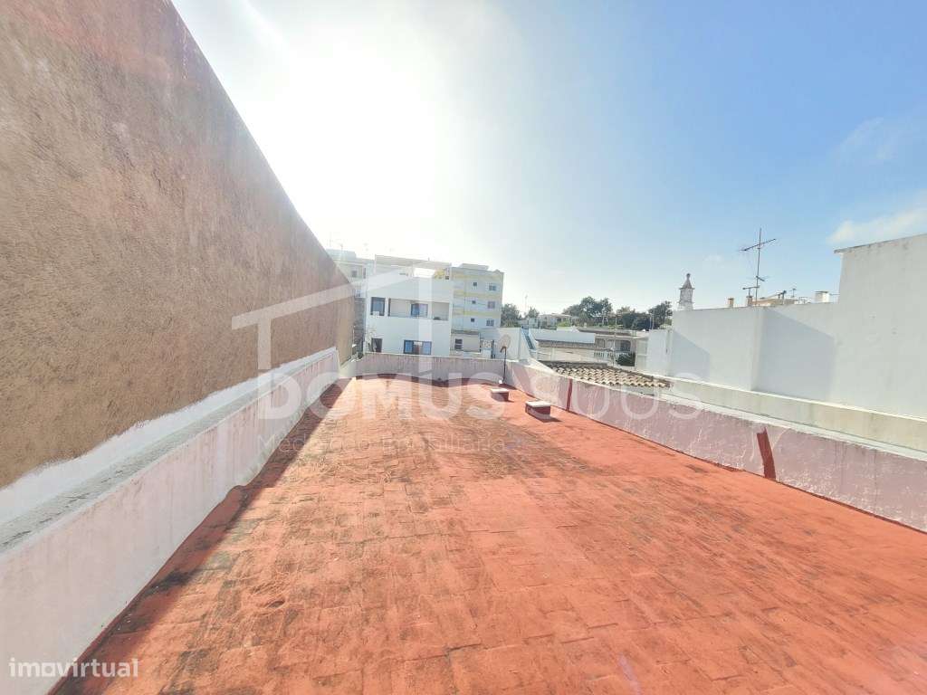 Moradia típica totalmente remodelada-13