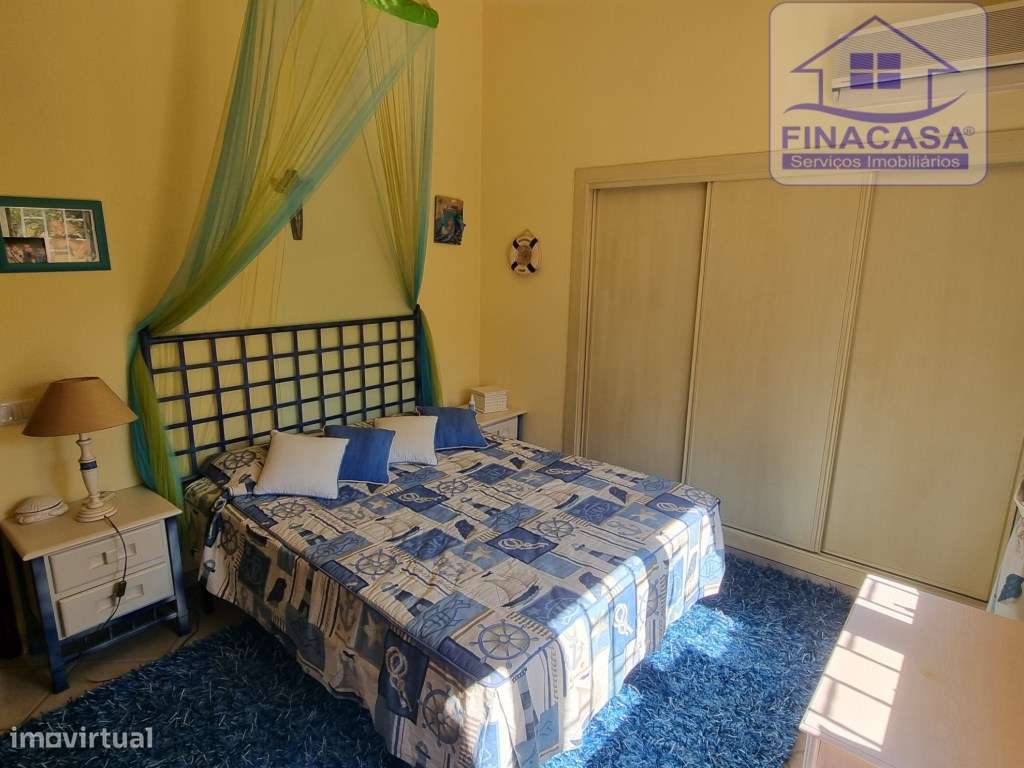 Moradia V3 toda térrea isolada com piscina,jardim e garagem - Vilam...-35