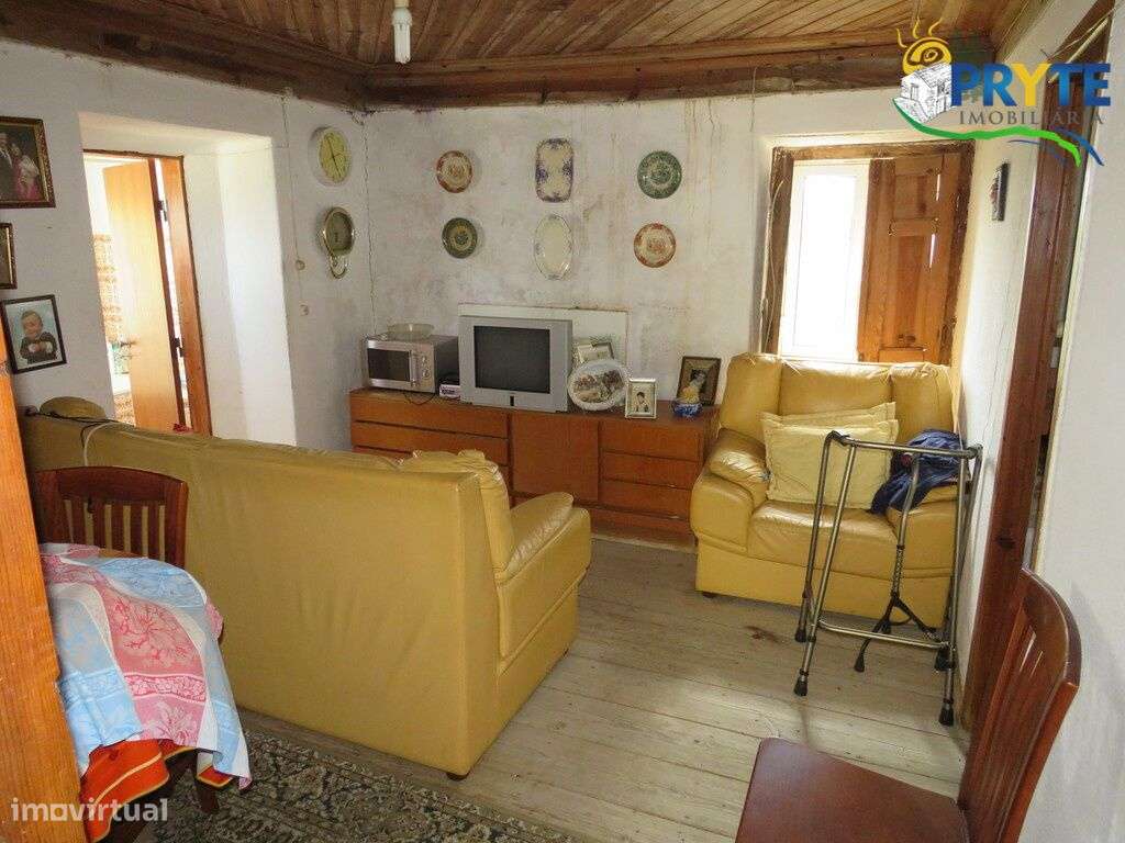 Moradia T3 situada em Outeiro da Lagoa, a apenas 5 minutos da Sertã-26