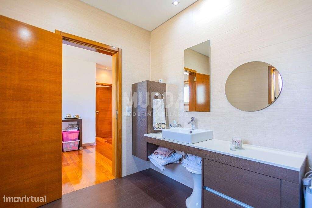 Excelente moradia geminada T4 em Santa Maria da Feira-46