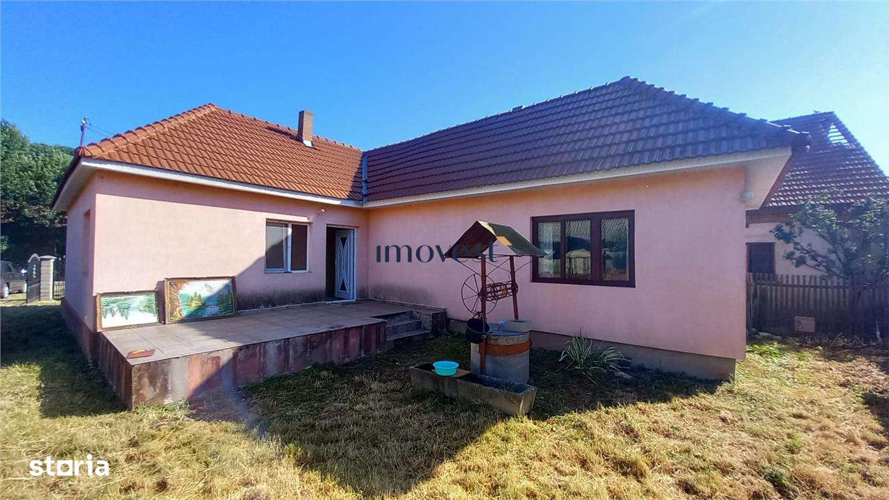 Casa de vanzare in Dumbrava - Imagine principală: 2/12