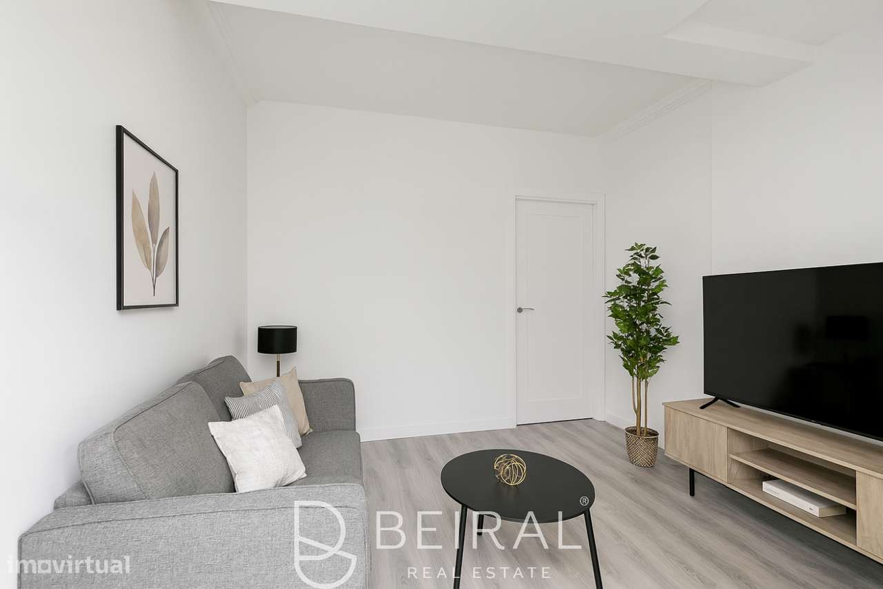 Apartamento T2 com logradouro no centro de Lisboa-3