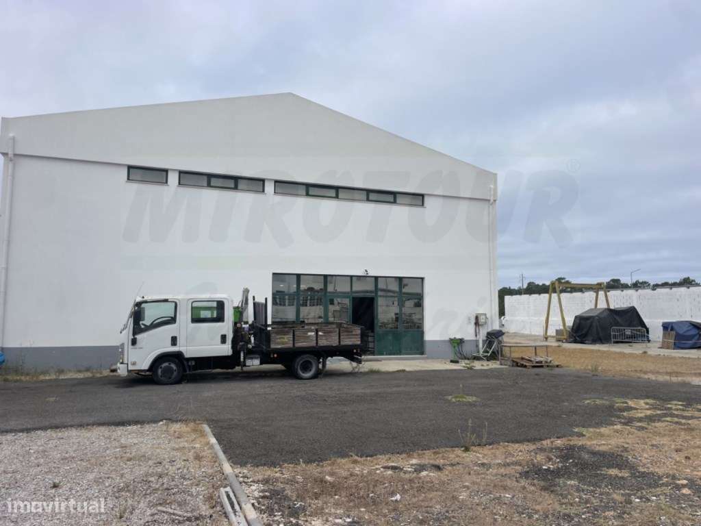 Venda conjunta de imóveis para atividade industrial com edifício e ...-35