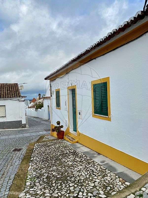 Moradia T2 para venda - Grande imagem: 1/7