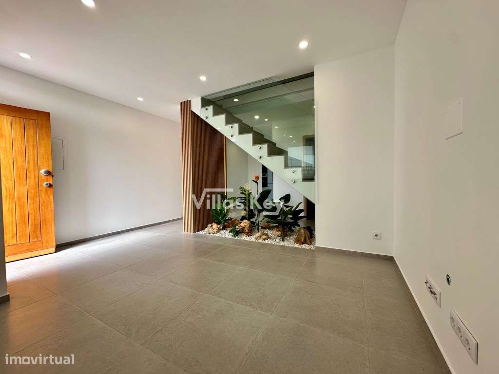 Moradia 6 quartos, no centro de Lagos com excelente vista mar, Lago...-9