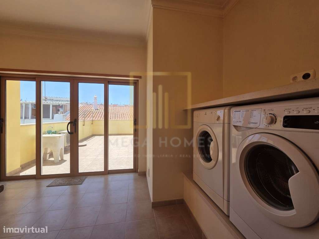Moradia T5 com piscina + Apartamento T3, em centro de Lagoa (Algarve)-21