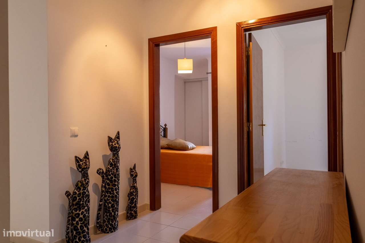 Apartamento T2 Espaçoso em Armação de Pêra com Garagem!-7