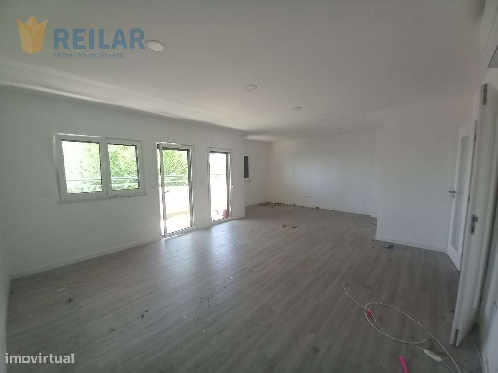 Castanheira do Ribatejo - T4 Duplex Recente - Grande imagem: 5/34