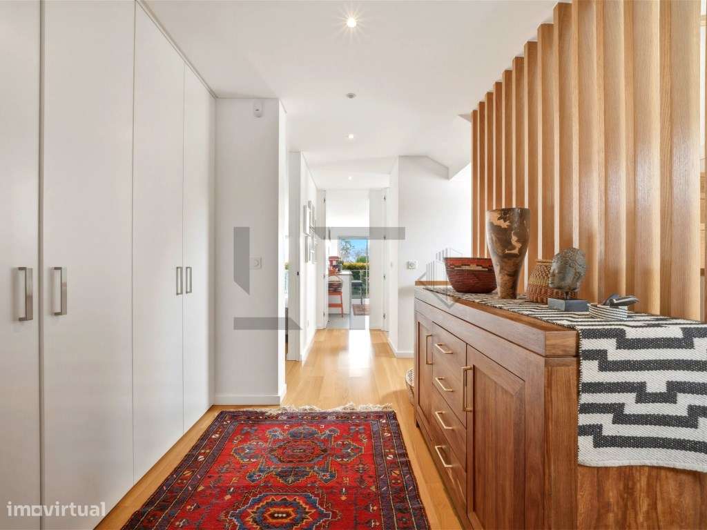 Fantástica Moradia T4 em Condomínio Moderno Para Arrendamento, em O... - Grande imagem: 4/24