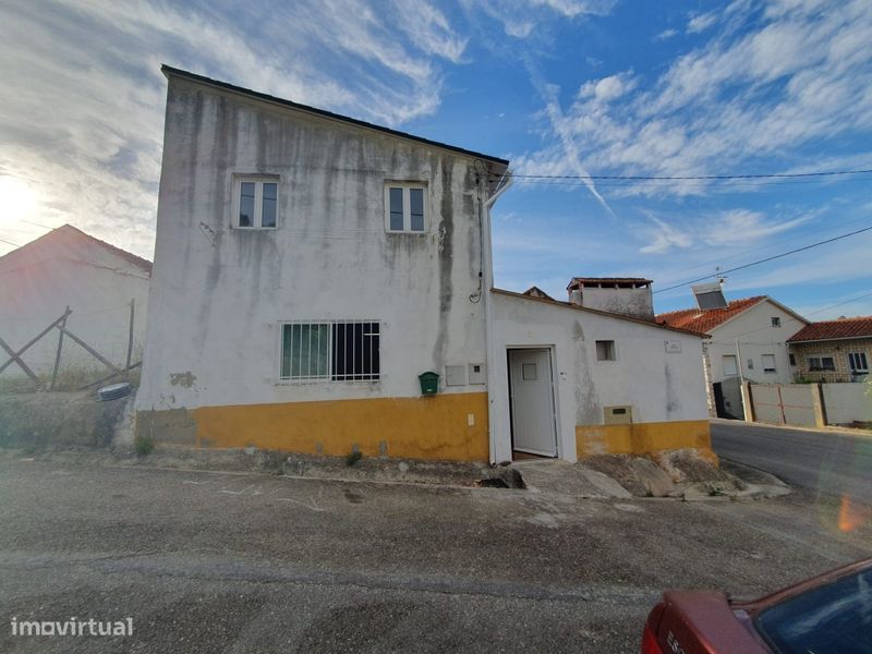 Vendo casa em Arneiro Das Milhariças