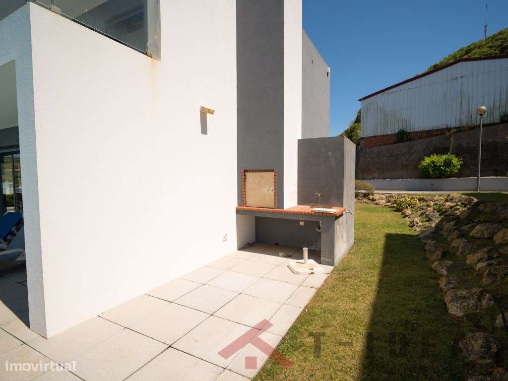 Moradia T4 Moderna Vista Mar-58