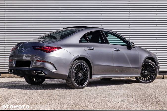 Mercedes-Benz CLA 220 4-Matic AMG Line 7G-DCT - 4