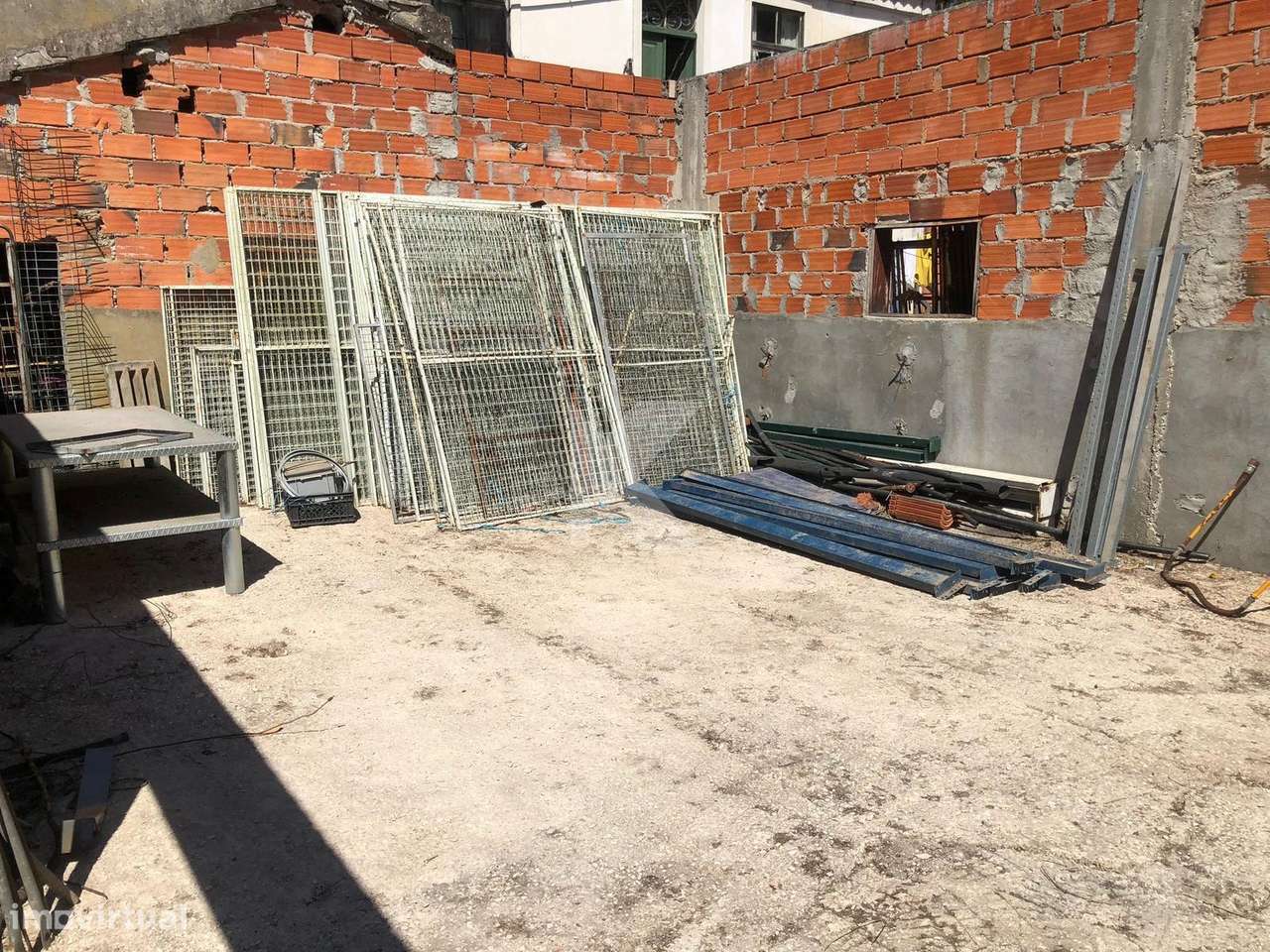 Moradia T7 em Coimbra para restaurar-19