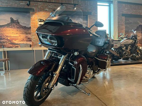 Harley-Davidson Touring Road Glide - 2