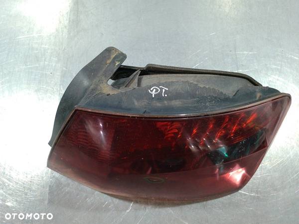 LAMPA TYLNA PRAWA PEUGEOT 407 SEDAN - 6