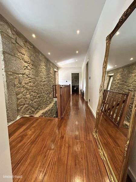 À VENDA - Casa de Pedra Única - Grande imagem: 5/12