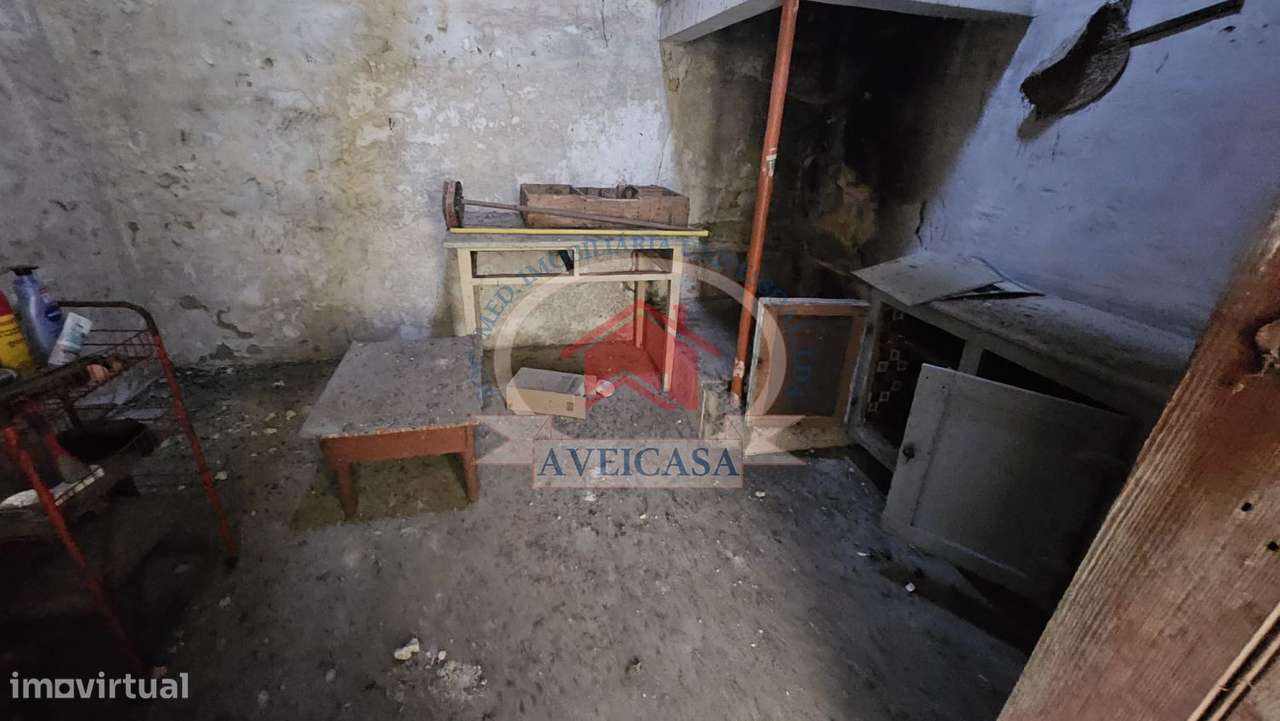 CASA GANDARESA EM VERDEMILHO PARA RECUPERAR-49
