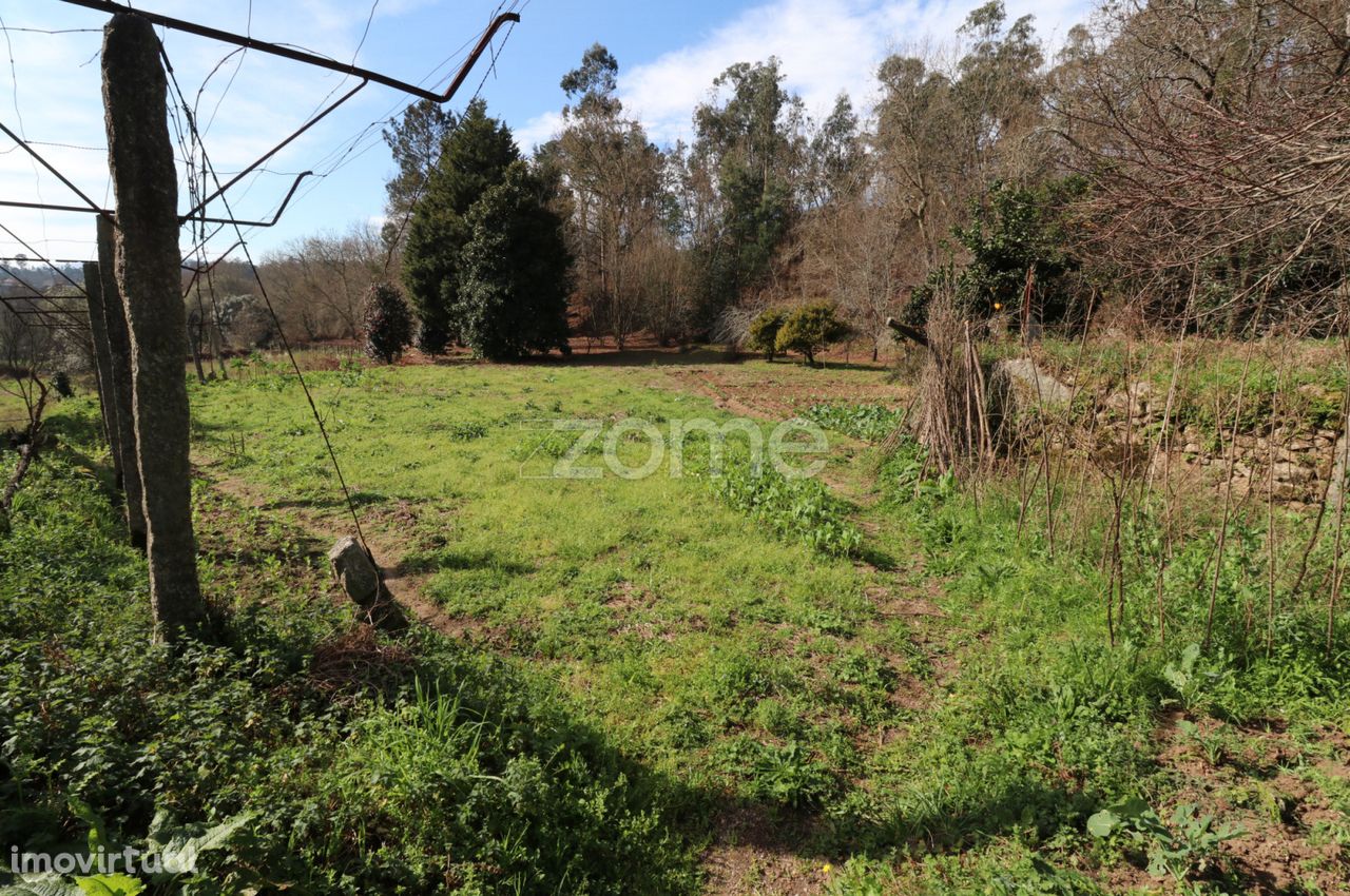 Terreno Rústico urbanizável com 4580m2 em Vale Arcos de Valdevez