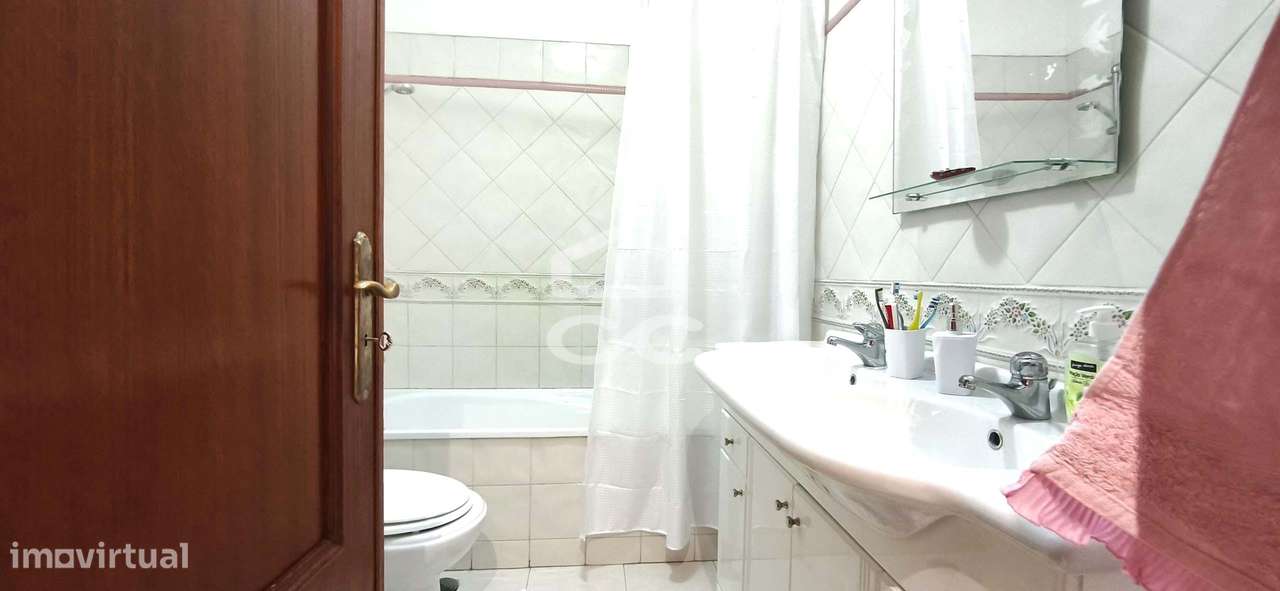 Apartamento T3 com Excelente Localização em Caneças-7