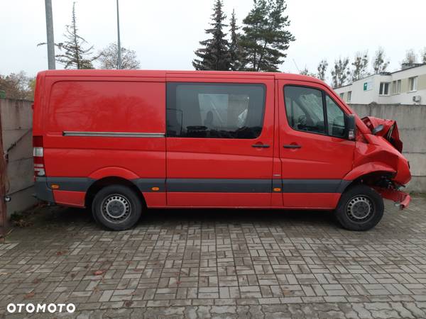 Mercedes-Benz Sprinter - 2