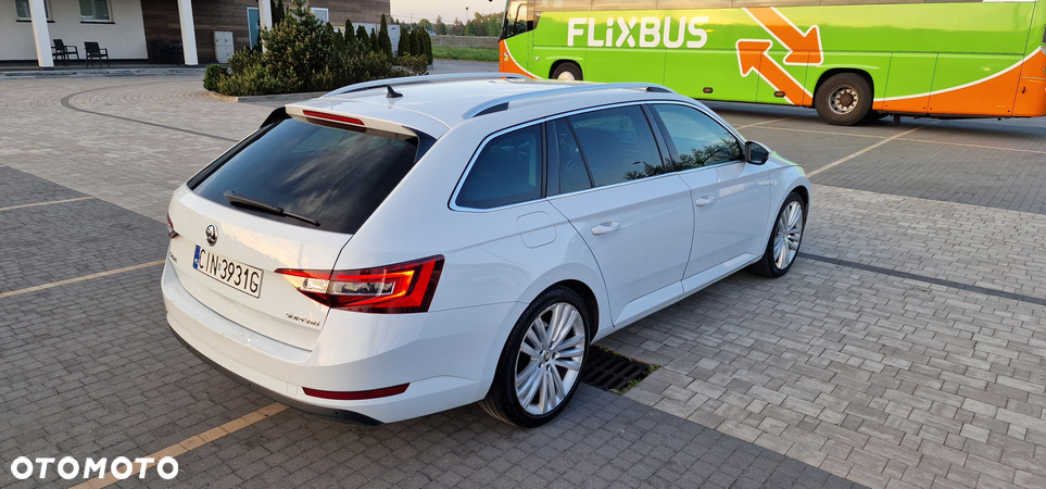 Skoda Superb Combi 2.0 TDI DSG Premium Edition - 19