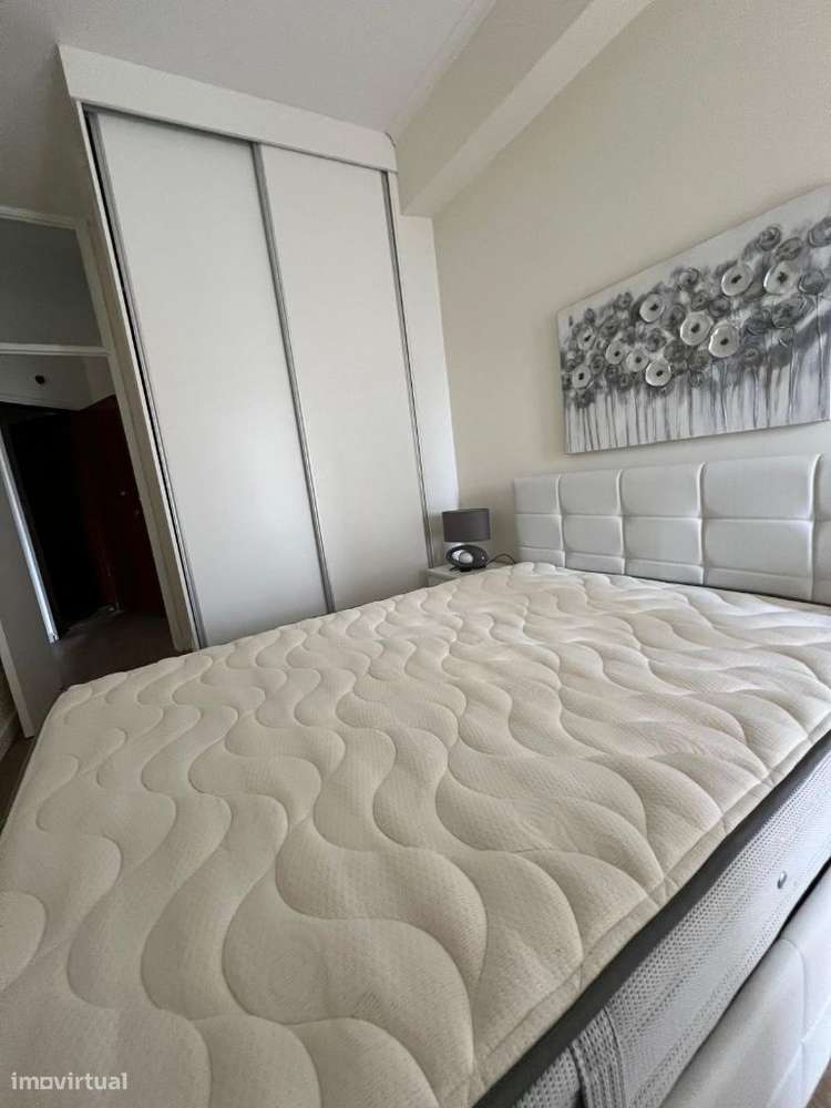 T1 Porto Centro Rua da Alegria Metro Marquês Remodelado e Equipado-24