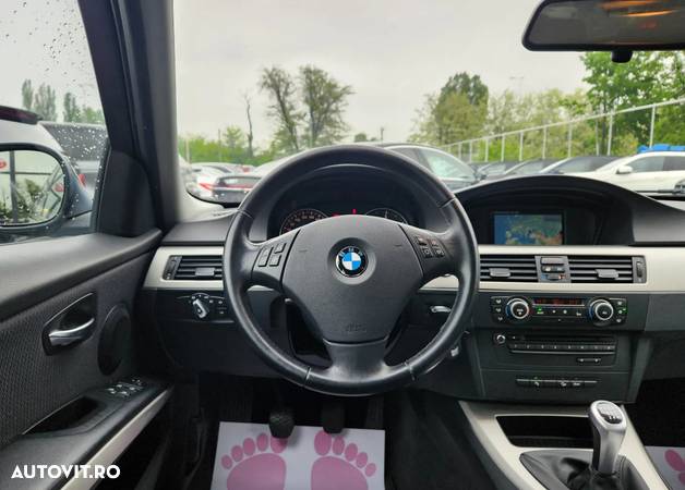 BMW Seria 3 320d Touring xDrive - 10