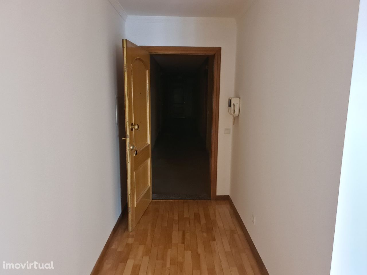 Vende-se apartamento T3+1 zona Orfeão do Porto