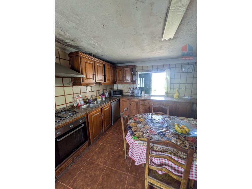 QUINTA COM MORADIA T3 PISCINA TERRENO E ANEXOS-17