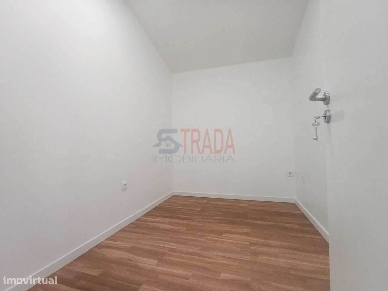 Sótão T2 Totalmente Renovado no centro de Vila Verde !-6