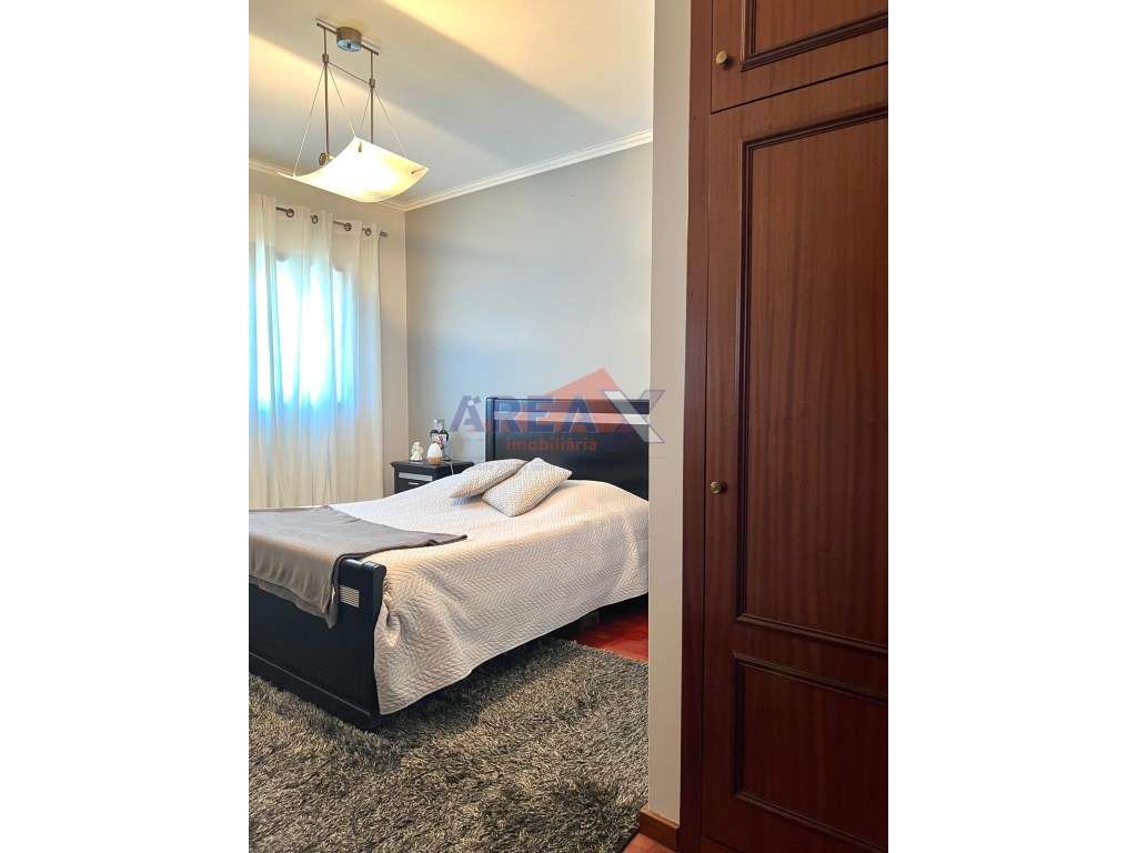 Moradia Geminada T3 em Vila de Cucujães-24