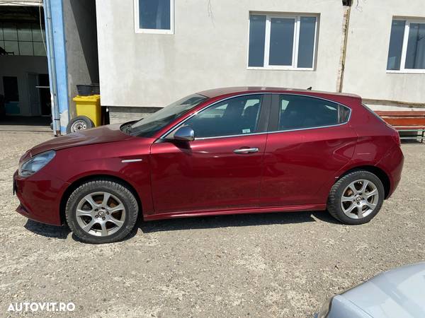 Dezmembrez piese Alfa Romeo Giulietta - 3