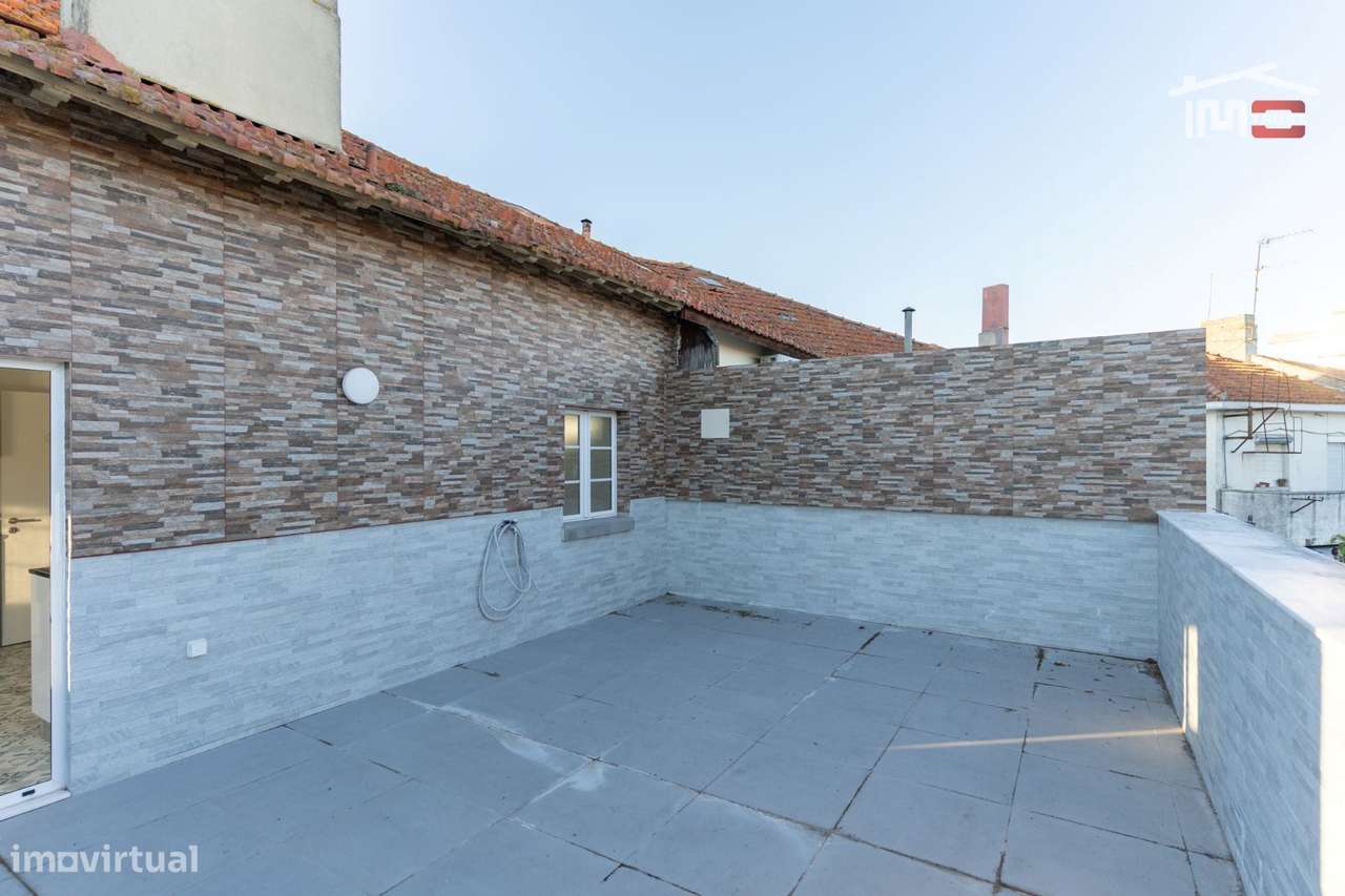 OPORTUNIDADE INVESTIMENTO - APARTAMENTO T4 CONVERTIDO EM T5 COM TER...-6