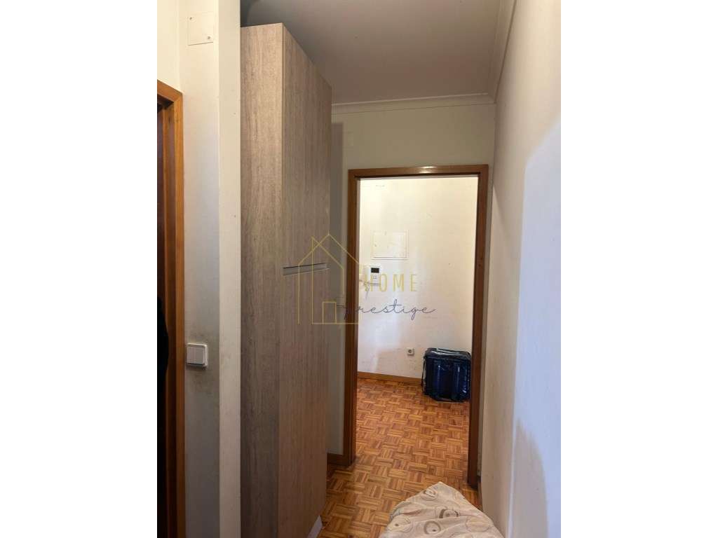 Espaçoso T2 no Monte da Caparica-11