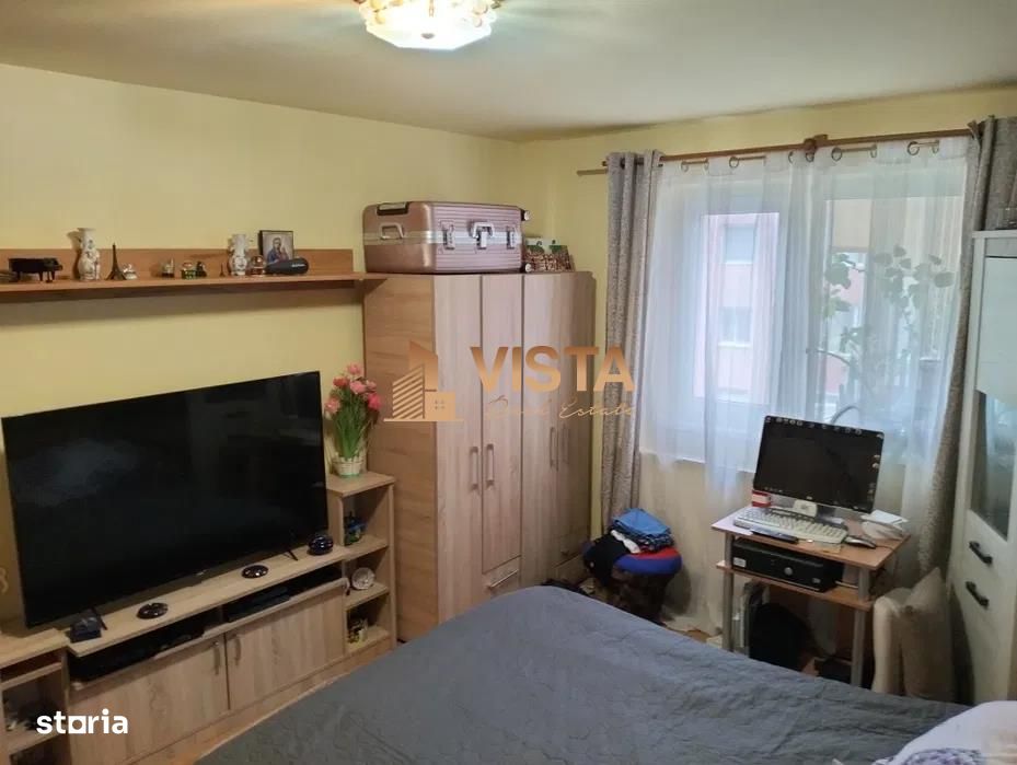 Apartament cu 3 camere, etaj intermediar, in Florilor, Brasov